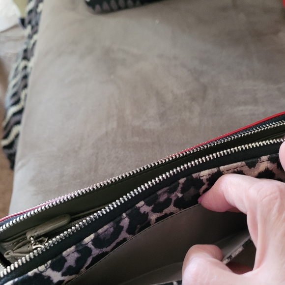 Coach Leopard ocelot zip wallet. Accordion style long wallet. Front zipper - Picture 3 of 4